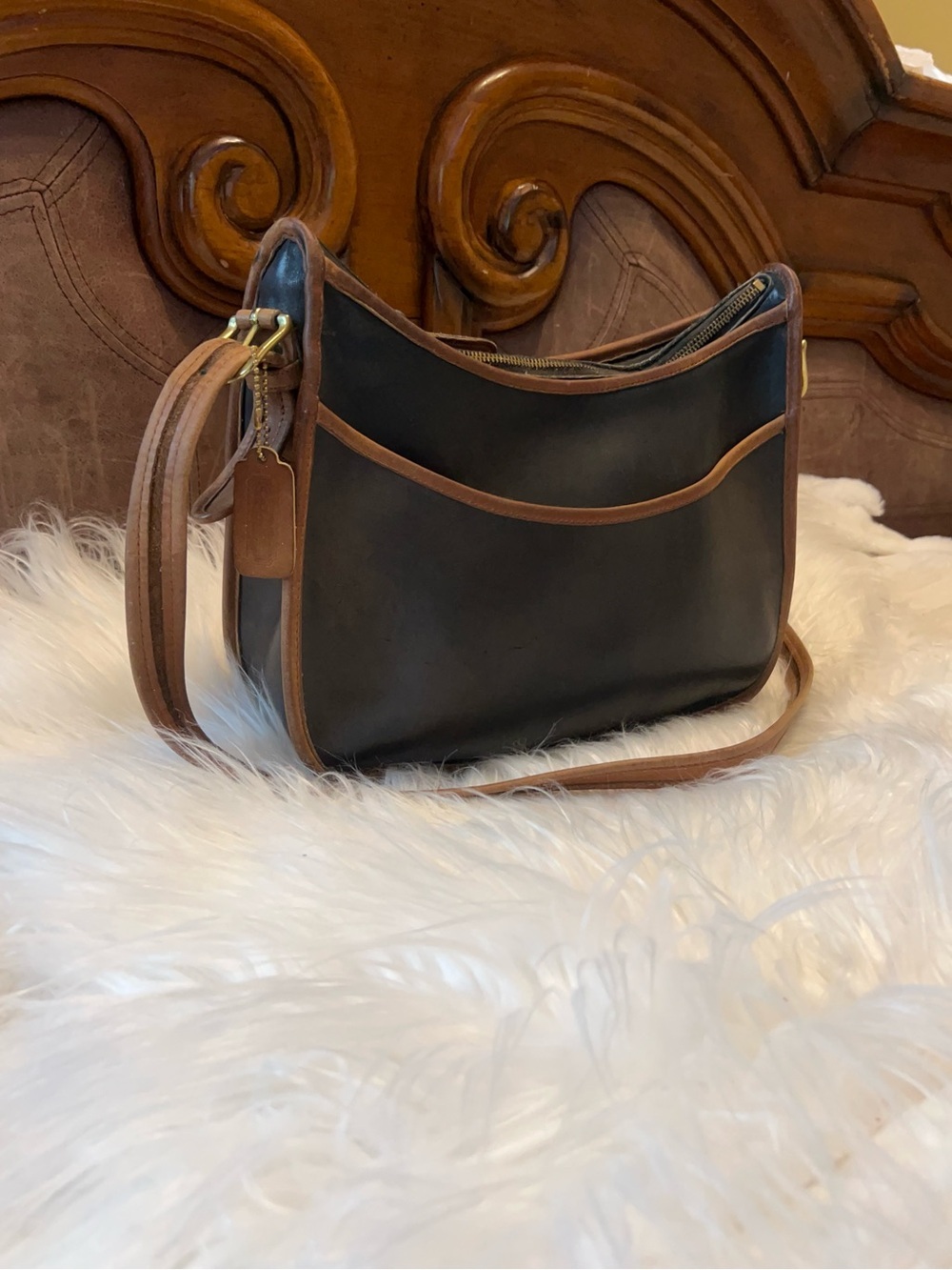 Coach vintage Black and British Tan Leather Pu Hobo Messenger Bag #0596-909 - Picture 3 of 17